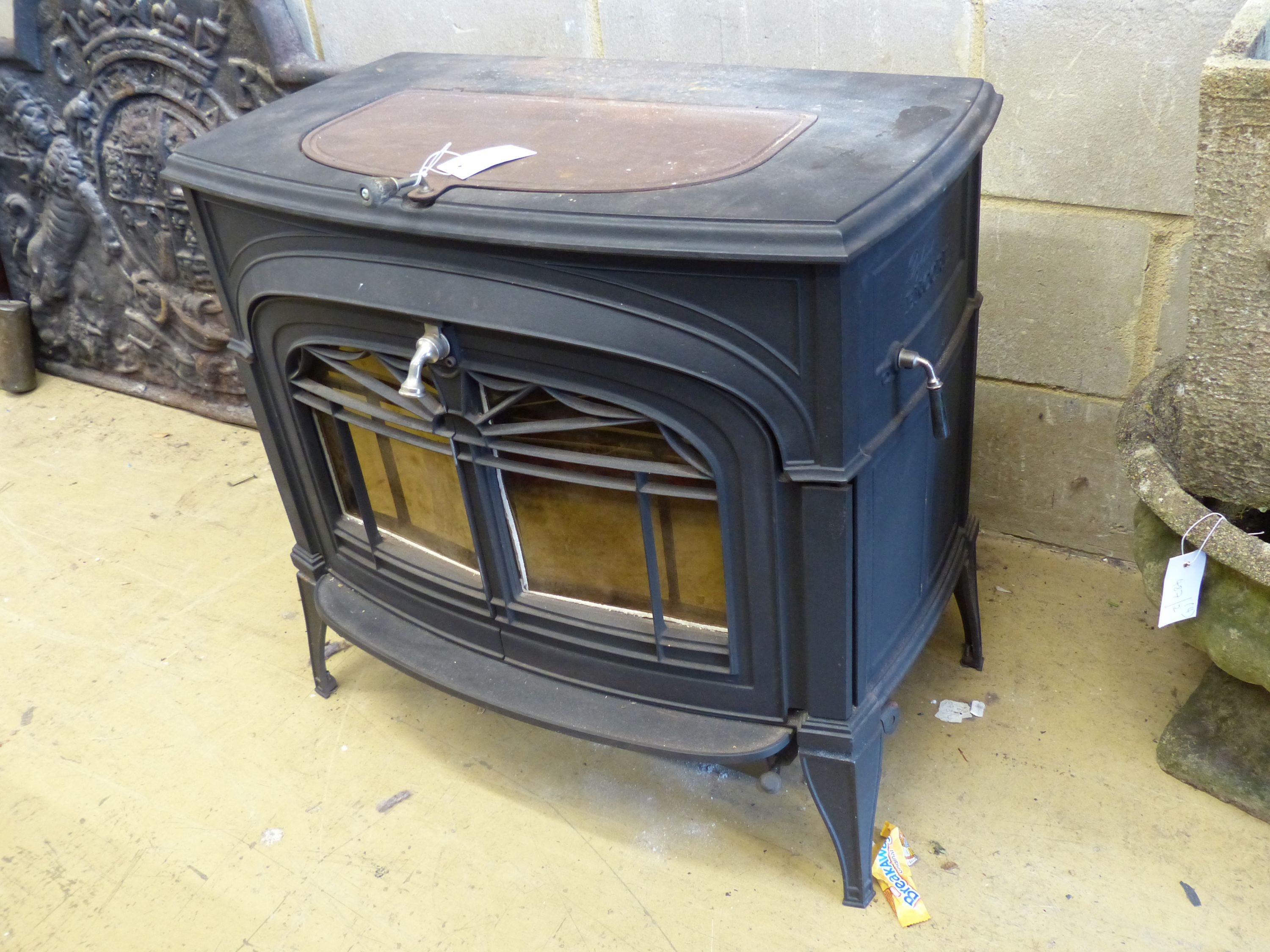 A Defiant Encore cast iron woodburning stove, width 68cm, depth 50cm, height 66cm